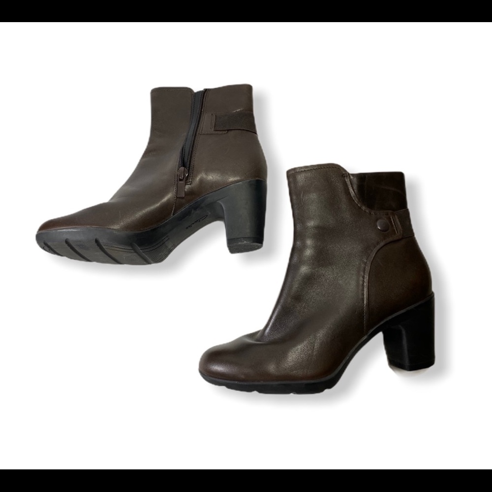 Clarks Artisan brown boot 2 1/2 inch heel